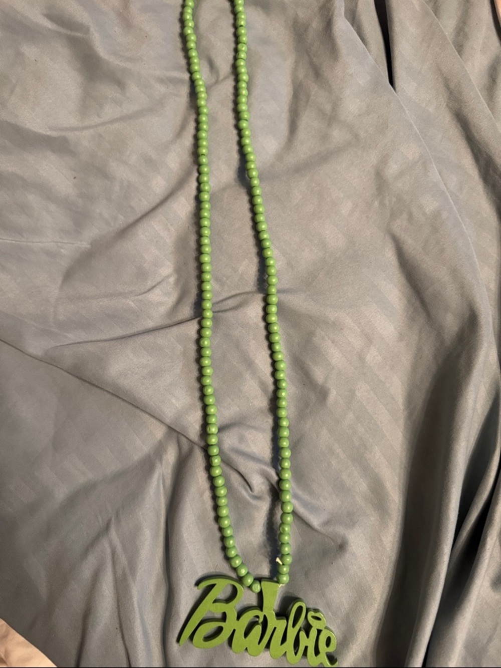 Barbie Green Beaded Logo Necklace Nicki Minaj wood - Picture 2 of 2